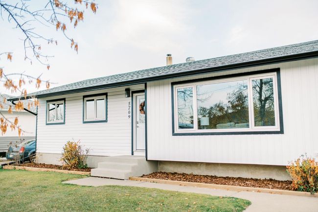 5709 42 Ave, Home with 4 bedrooms, 2 bathrooms and 1 parking in Stettler AB | Image 1