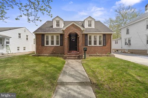 565 Greenwich Ave, PAULSBORO, NJ, 08066-1166 | Card Image