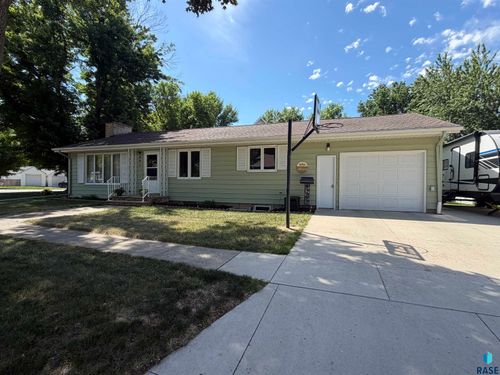 401 W Crawford St, Luverne, MN, 56156-1213 | Card Image