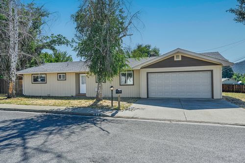 210 Sherman St, Yreka, CA, 96097-2300 | Card Image