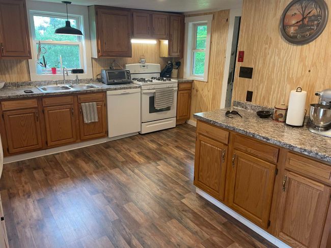 106 Central St, House other with 4 bedrooms, 1 bathrooms and null parking in Sheldon VT | Image 5