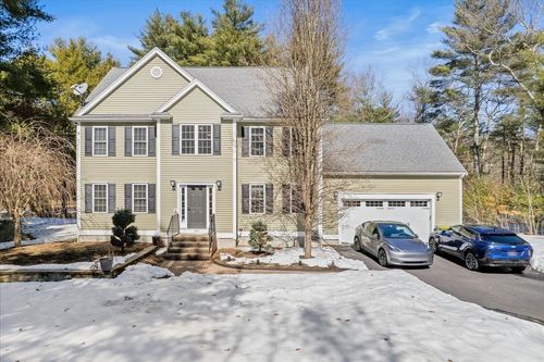890 Maple St, Mansfield, MA, 02048-1636 | Card Image
