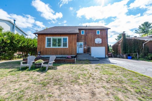 36 Thomas St, Deep River, ON, K0J1P0 | Card Image