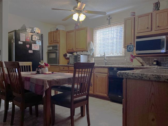 Dining/Kitchen | Image 20