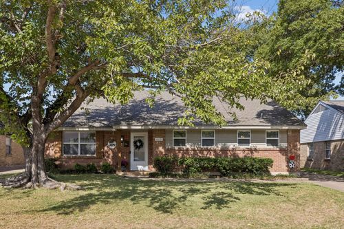 10621 Mapleridge Dr, Dallas, TX, 75238-2264 | Card Image