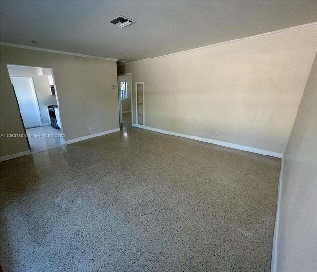 2207 - 2209 Ne 15th Ave, Home with 1 bedrooms, 1 bathrooms and null parking in Wilton Manors FL | Image 4