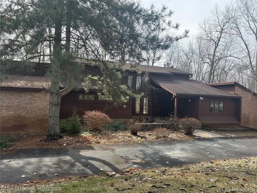 4623 Patrick Rd, West Bloomfield, MI, 48322-1664 | Card Image