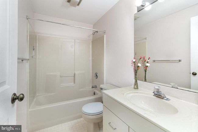 192 Crescent Dr, Townhouse with 2 bedrooms, 2 bathrooms and null parking in Hershey PA | Image 21