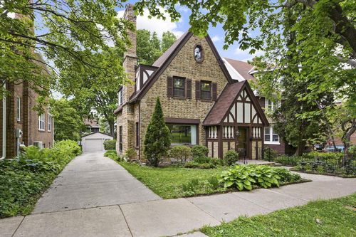 1122 Spaight St, Madison, WI, 53703-3701 | Card Image