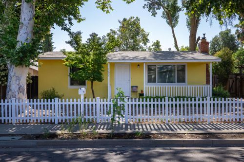 167 Cleveland Street, Woodland, CA, 95695 | Card Image