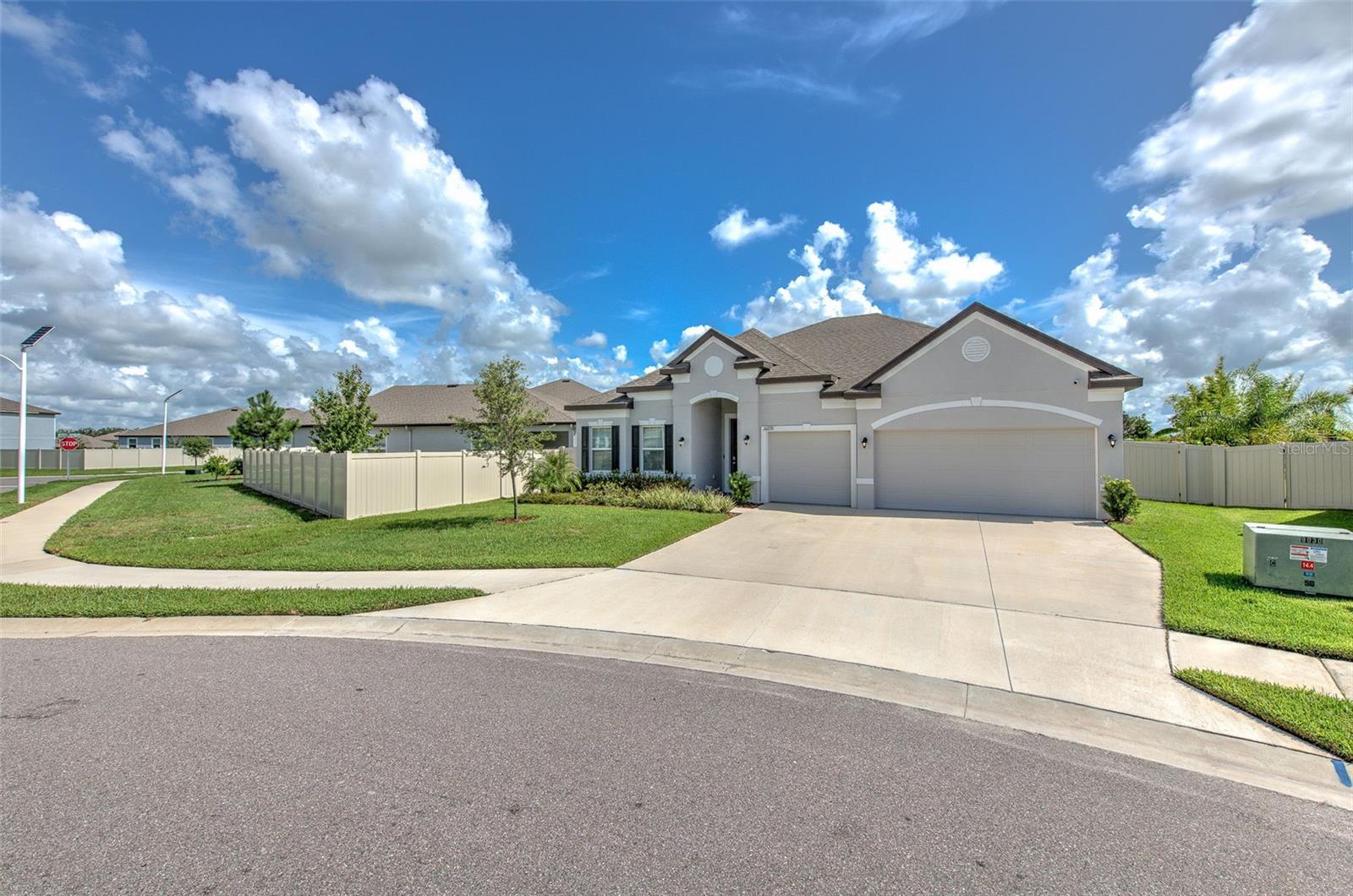 Kale Brooks Ct, San Antonio, FL 33576