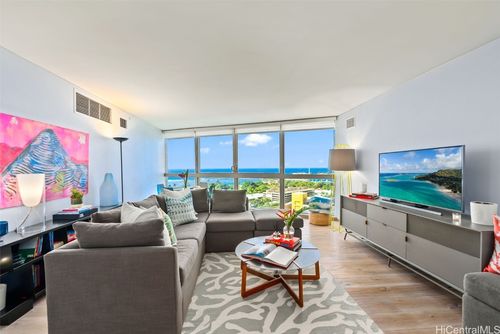 2104-1177 Queen Street, Honolulu, HI, 96814 | Card Image