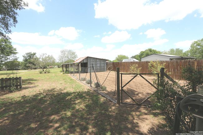6359 Cooksey Rd, House other with 3 bedrooms, 2 bathrooms and null parking in Adkins TX | Image 45