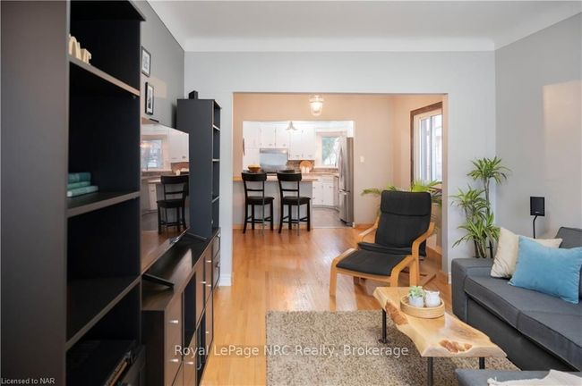 148 York St, House other with 2 bedrooms, 2 bathrooms and 2 parking in Saint Catharines ON | Image 5