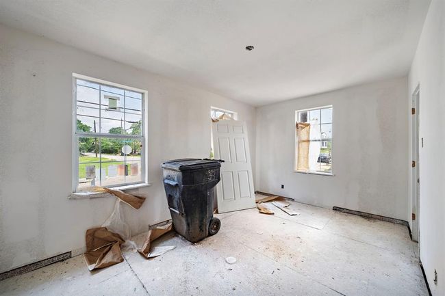 1-8 - 2401 Sampson St, Home with 0 bedrooms, 0 bathrooms and null parking in Houston TX | Image 8