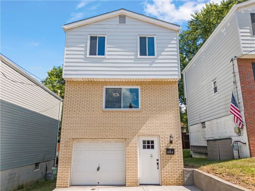 526 Magazine St, Carnegie, PA, 15106-3432 | Card Image