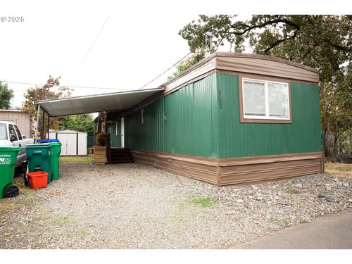 13-10701 Se Highway 212, Clackamas, OR, 97015-9157 | Card Image