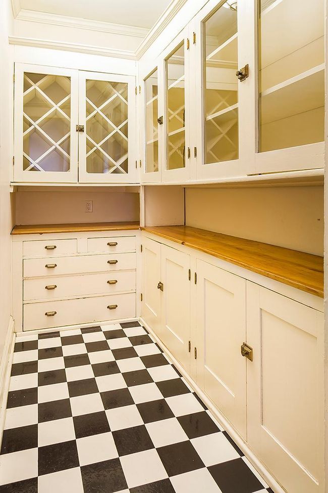web_kitchen pantry.jpg | Image 15