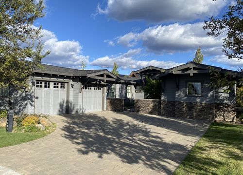 19301 Alianna Loop, Bend, OR, 97702-3686 | Card Image