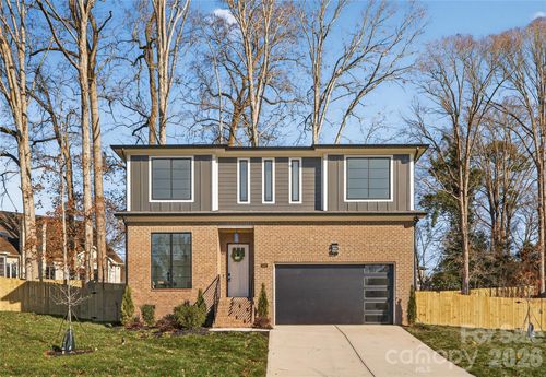 16311 Riverpointe Dr, Charlotte, NC, 28278-8831 | Card Image