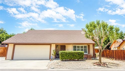 15016 Whitekirk Dr, Victorville, CA, 92394-2076 | Card Image