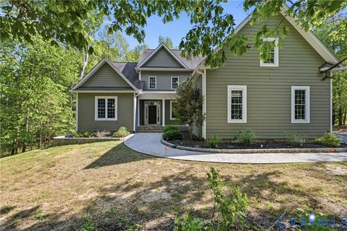 8825 First Branch Ln, Chesterfield, VA, 23838-5605 | Card Image