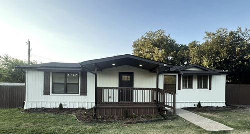 811 Thompson Street, Gainesville, TX, 76240 | Card Image