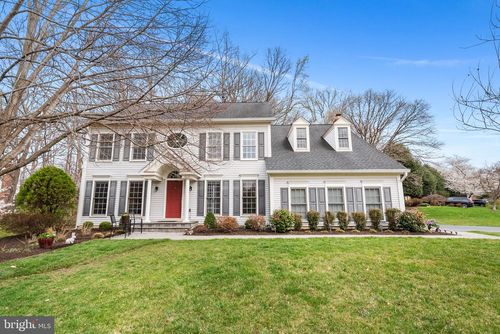 8648 Chase Glen Cir, FAIRFAX STATION, VA, 22039-3305 | Card Image