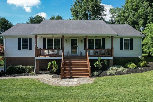 709 Yukon Ave, Danville, KY, 40422-8909 | Card Image