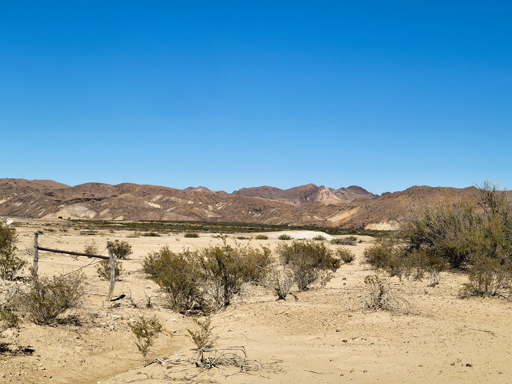 Land in Terlingua 5