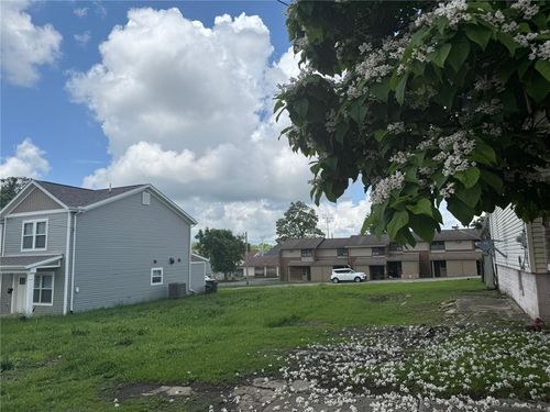 42 Whiteman Ave, Uniontown, PA, 15401-4329 | Card Image