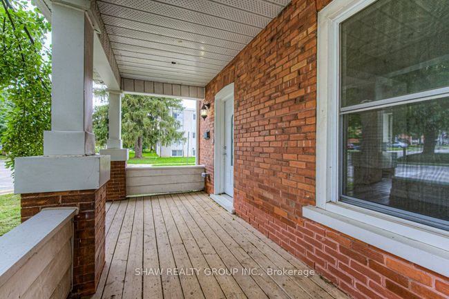 909 Moore St, House other with 3 bedrooms, 1 bathrooms and 2 parking in Cambridge ON | Image 5