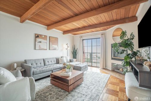 328 Peoria St, Daly City, CA, 94014-1152 | Card Image