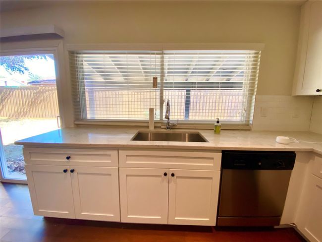 1607 W Spring Creek Pkwy, House other with 3 bedrooms, 2 bathrooms and null parking in Plano TX | Image 6