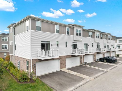 1125 Dock St, Des Plaines, IL, 60018-2589 | Card Image