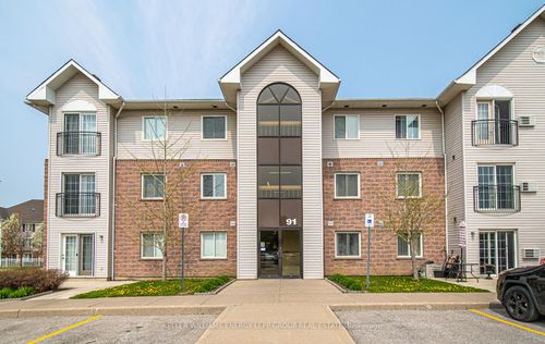 301-91 Aspen Springs Dr, Clarington, ON, L1C5J9 | Card Image