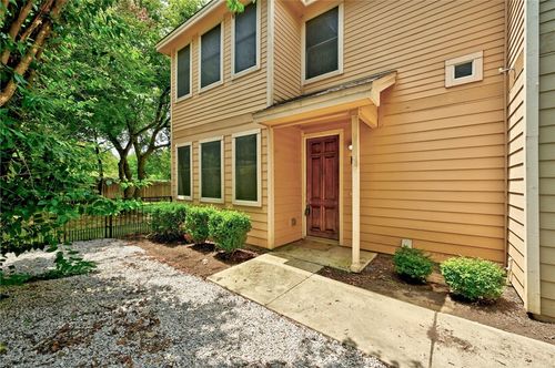 b-2933 E Martin Luther King Jr Blvd, Austin, TX, 78702-1655 | Card Image