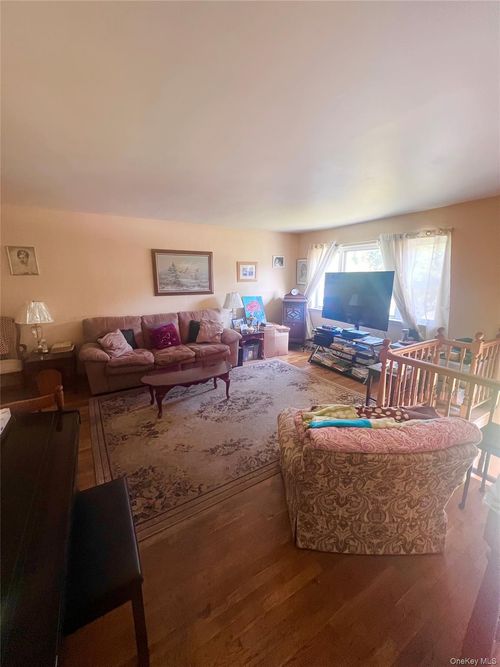 41 Decker Dr, Washingtonville, NY, 10992-1341 | Card Image