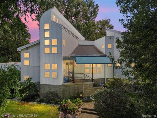 275 Angola St, Wolverine Lake, MI, 48390-2113 | Card Image