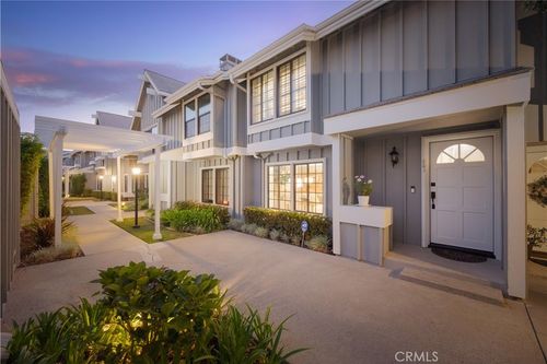 341 Regatta Way, Seal Beach, CA, 90740-5987 | Card Image