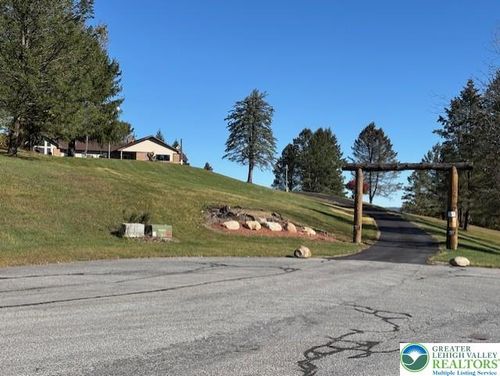 3511 Timber Ln, Slatington, PA, 18080-3842 | Card Image