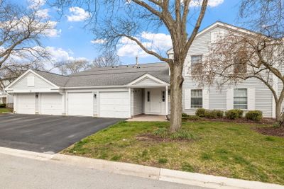 201 - 35 Plymouth Court, Home with 3 bedrooms, 2 bathrooms and 1 parking in Naperville IL | Image 1