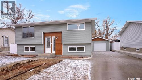 12 Buttercup Cres, Moose Jaw, SK, S6J1A4 | Card Image