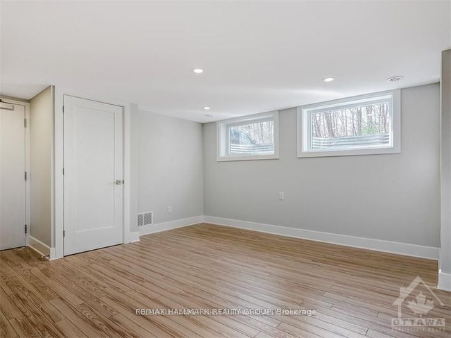 B - 933 Alpine Ave, House other with 2 bedrooms, 1 bathrooms and 2 parking in Ottawa ON | Image 11
