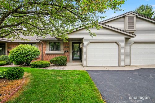 886 Harvest Dr, Holland, MI, 49423-7803 | Card Image