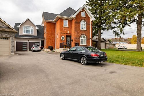 169 Mount Pleasant St, Brantford, ON, N3T1T6 | Card Image