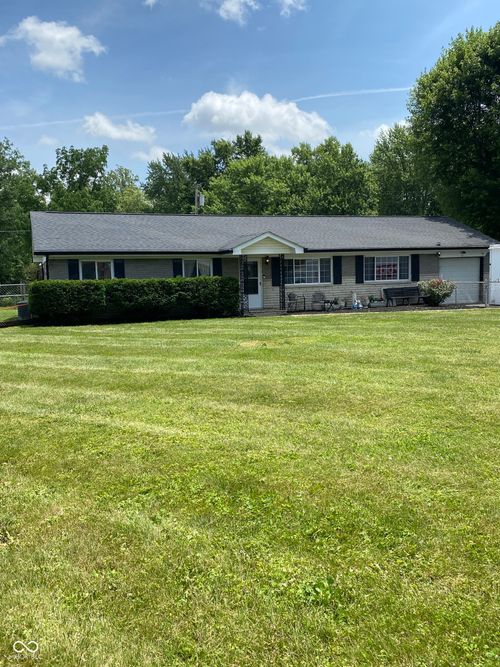 31 S Sugar Creek Dr, New Palestine, IN, 46163-1111 | Card Image