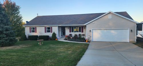 W6556 Platinum Dr, Monroe, WI, 53566-9811 | Card Image