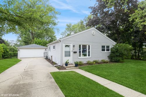 24 Johnathan Rd, Lake Zurich, IL, 60047-1217 | Card Image