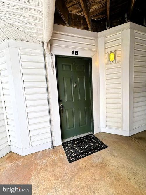 unit-1b-2014 Windsong Dr, HAGERSTOWN, MD, 21740-2745 | Card Image